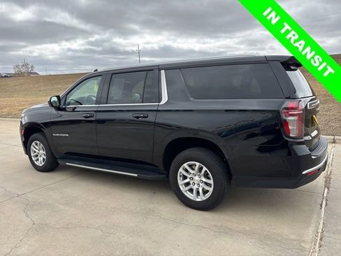 Used 2024 Chevrolet Suburban LT AWD/4WD image 5