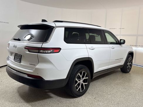 Used 2023 Jeep Grand Cherokee L Limited AWD/4WD image 5