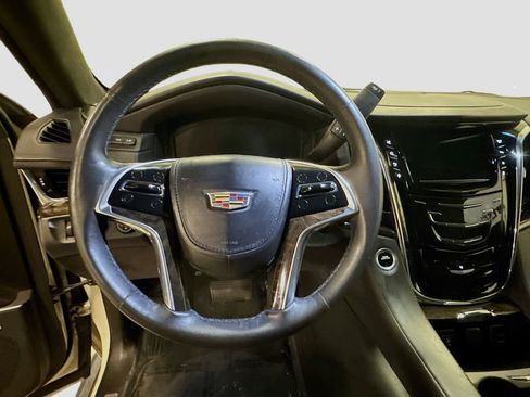 Used 2015 Cadillac Escalade Platinum image 13