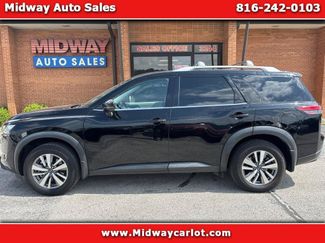 Used 2022 Nissan Pathfinder SL FWD video 1