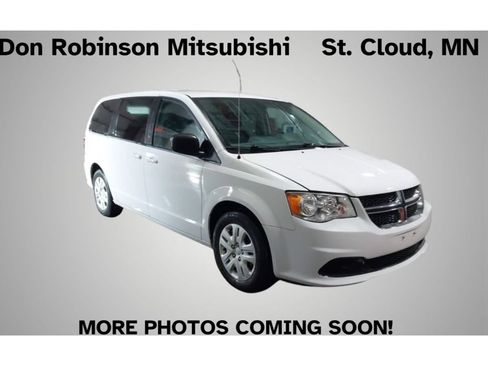 Used 2018 Dodge Grand Caravan SE w/ UConnect Hands-Free Group FWD image 1