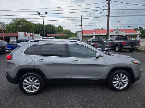 Used 2015 Jeep Cherokee Limited w/ Technology Group AWD/4WD image 5