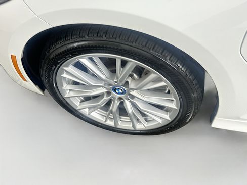 Used 2024 BMW 330e 330e image 11