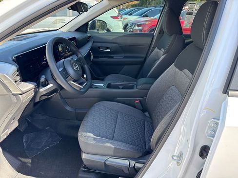 New 2026 Nissan Kicks SV image 9