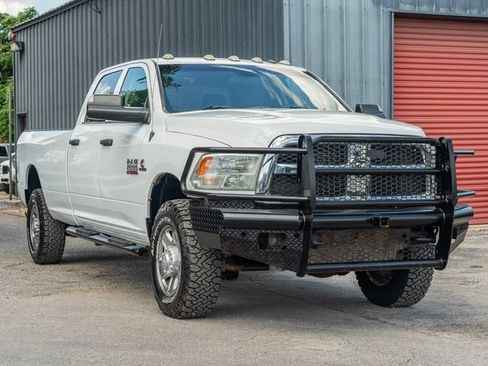 Used 2018 RAM 2500 Tradesman w/ Chrome Appearance Group AWD/4WD image 8