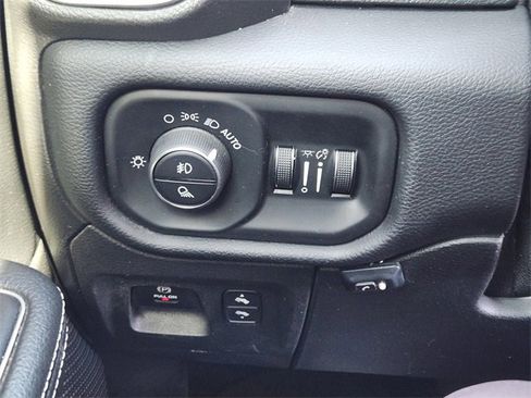 Used 2019 RAM 1500 Laramie image 22