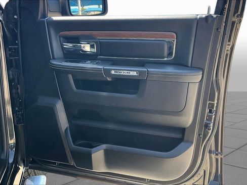 Used 2018 RAM 1500 Laramie w/ Convenience Group AWD/4WD image 23