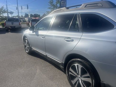 Used 2019 Subaru Outback 2.5i Limited image 4