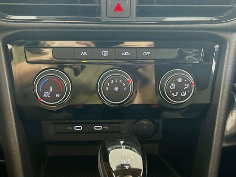 Certified 2023 Volkswagen Taos S FWD image 15