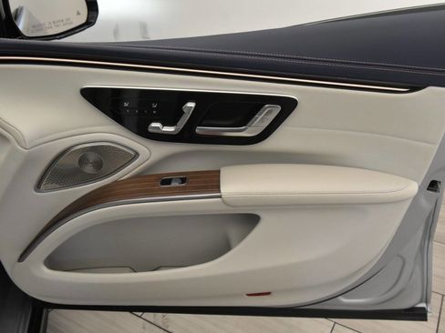 Used 2022 Mercedes-Benz EQS 580 4MATIC Sedan image 21
