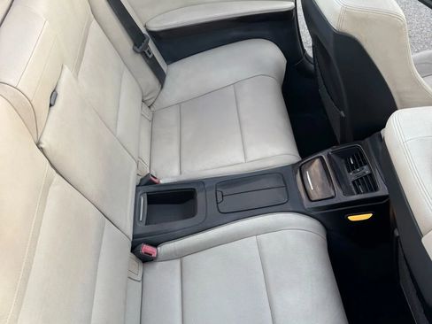 Used 2011 BMW 335i Convertible image 21