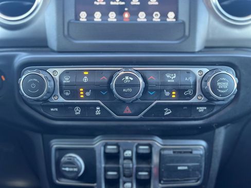 Used 2020 Jeep Wrangler Unlimited Sahara w/ Cold Weather Group image 17