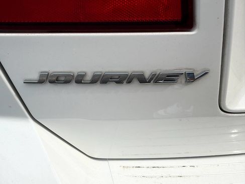 Used 2016 Dodge Journey SE w/ Flexible Seating Group image 45