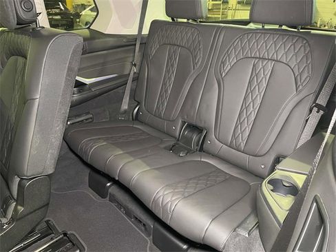 Used 2023 BMW X7 xDrive40i w/ Executive Package image 20