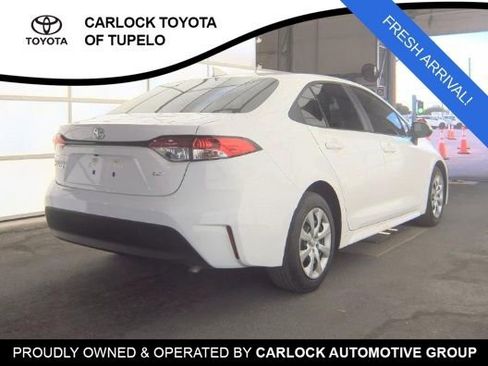 Used 2026 Toyota Corolla LE FWD image 4