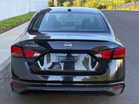 Used 2025 Nissan Altima 2.5 SV FWD image 5