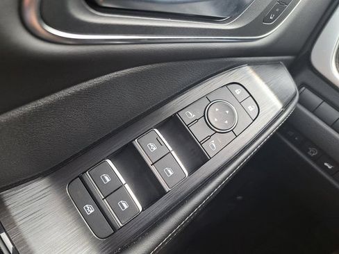Used 2025 Nissan Rogue Platinum FWD image 25