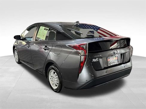 Used 2018 Toyota Prius Four FWD image 7