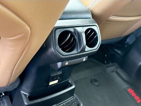 Used 2023 Jeep Wrangler Unlimited Sahara w/ Cold Weather Group AWD/4WD image 29