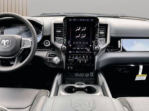 New 2026 RAM 1500 Laramie AWD/4WD image 12