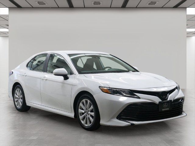 Used 2019 Toyota Camry LE FWD image 1