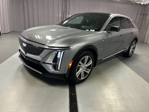 Used 2024 Cadillac Lyriq Tech RWD image 3