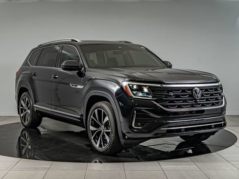 Used 2024 Volkswagen Atlas SEL Premium R-Line AWD/4WD image 3