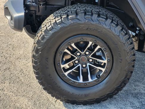 New 2026 Jeep Wrangler Unlimited Rubicon w/ Xtreme 35 Tire Package AWD/4WD image 8