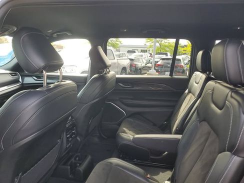 Used 2022 Jeep Grand Cherokee L Laredo AWD/4WD image 10