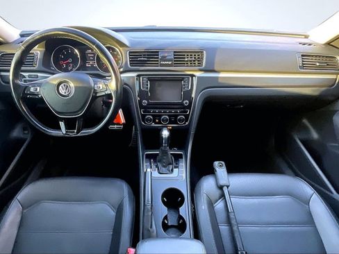 Used 2018 Volkswagen Passat 2.0T R-Line image 16