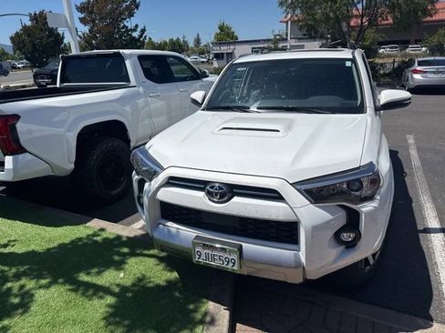 Certified 2023 Toyota 4Runner TRD Off-Road Premium w/ Moonroof Package AWD/4WD image 16