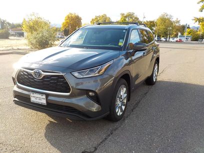 Used 2023 Toyota Highlander Limited