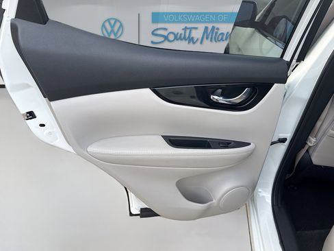 Used 2022 Nissan Rogue Sport SL image 26