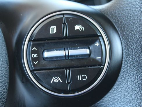 Certified 2025 Kia Soul LX image 30