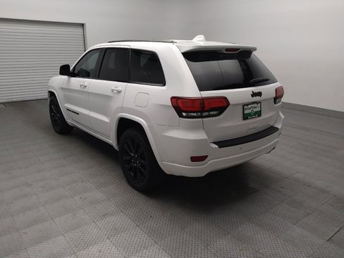 Used 2020 Jeep Grand Cherokee Altitude RWD image 5