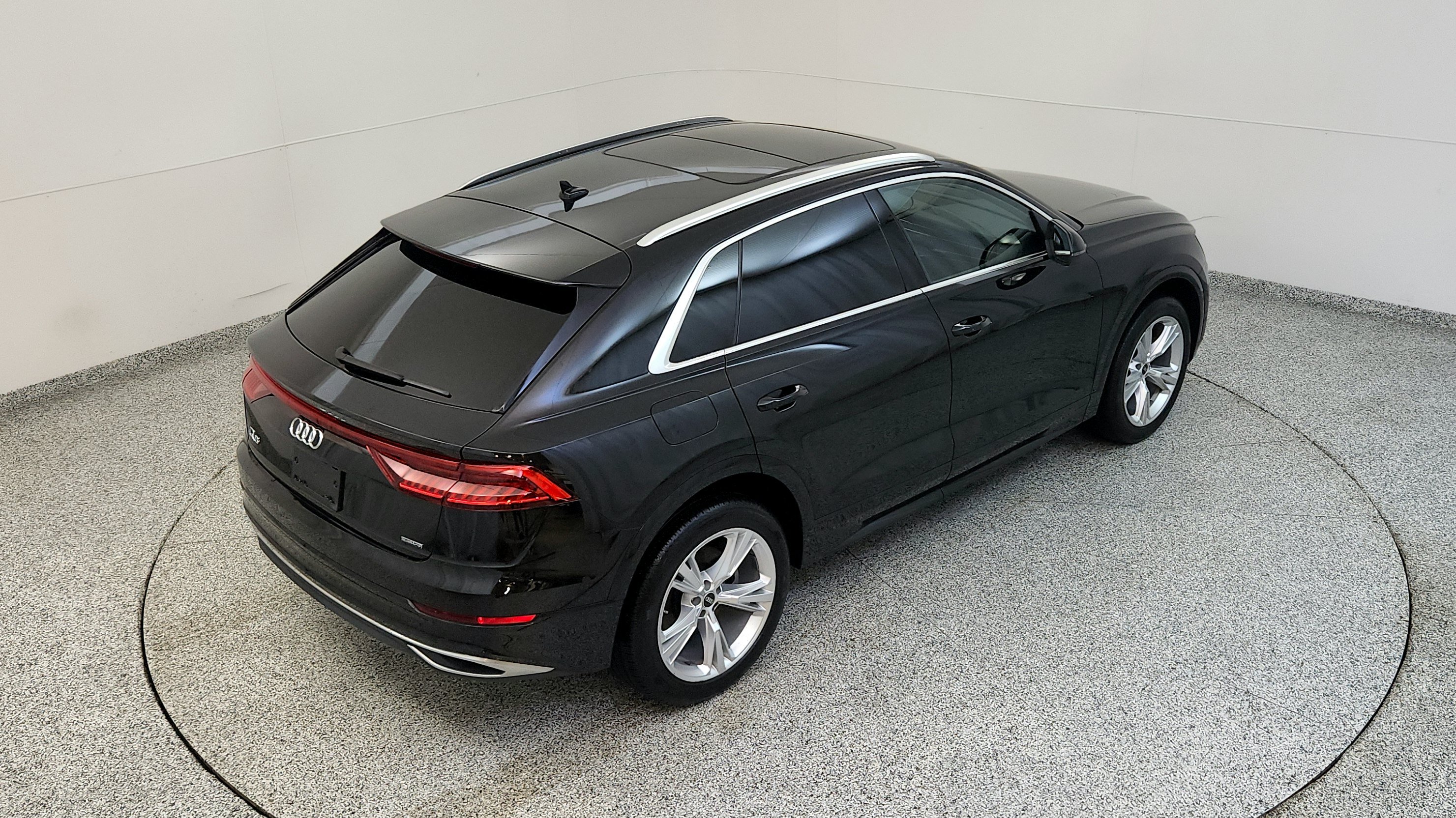 Used 2022 Audi Q8 Premium Plus AWD/4WD image 16