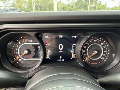 Used 2024 Jeep Gladiator Mojave w/ Technology Group image 27