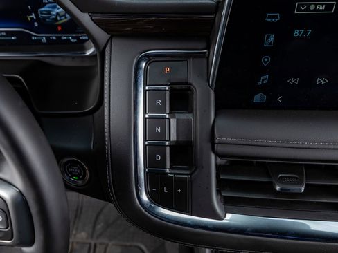 Used 2024 Chevrolet Tahoe Z71 w/ Z71 Off-Road Package image 24