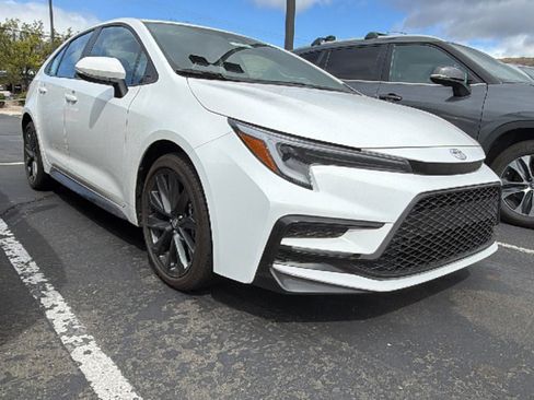 Used 2024 Toyota Corolla SE image 1