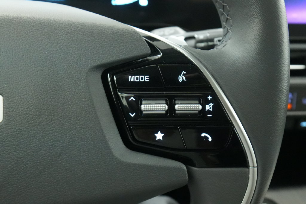 Used 2023 Kia Niro EX FWD image 33