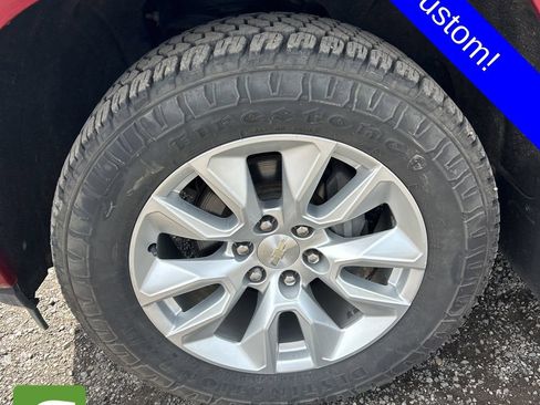 Used 2019 Chevrolet Silverado 1500 Custom w/ Custom Convenience Package AWD/4WD image 7