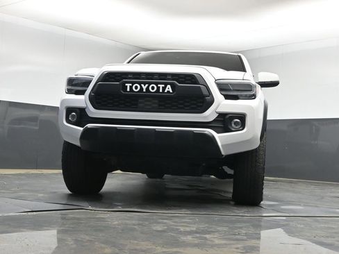 Used 2023 Toyota Tacoma TRD Off-Road image 9