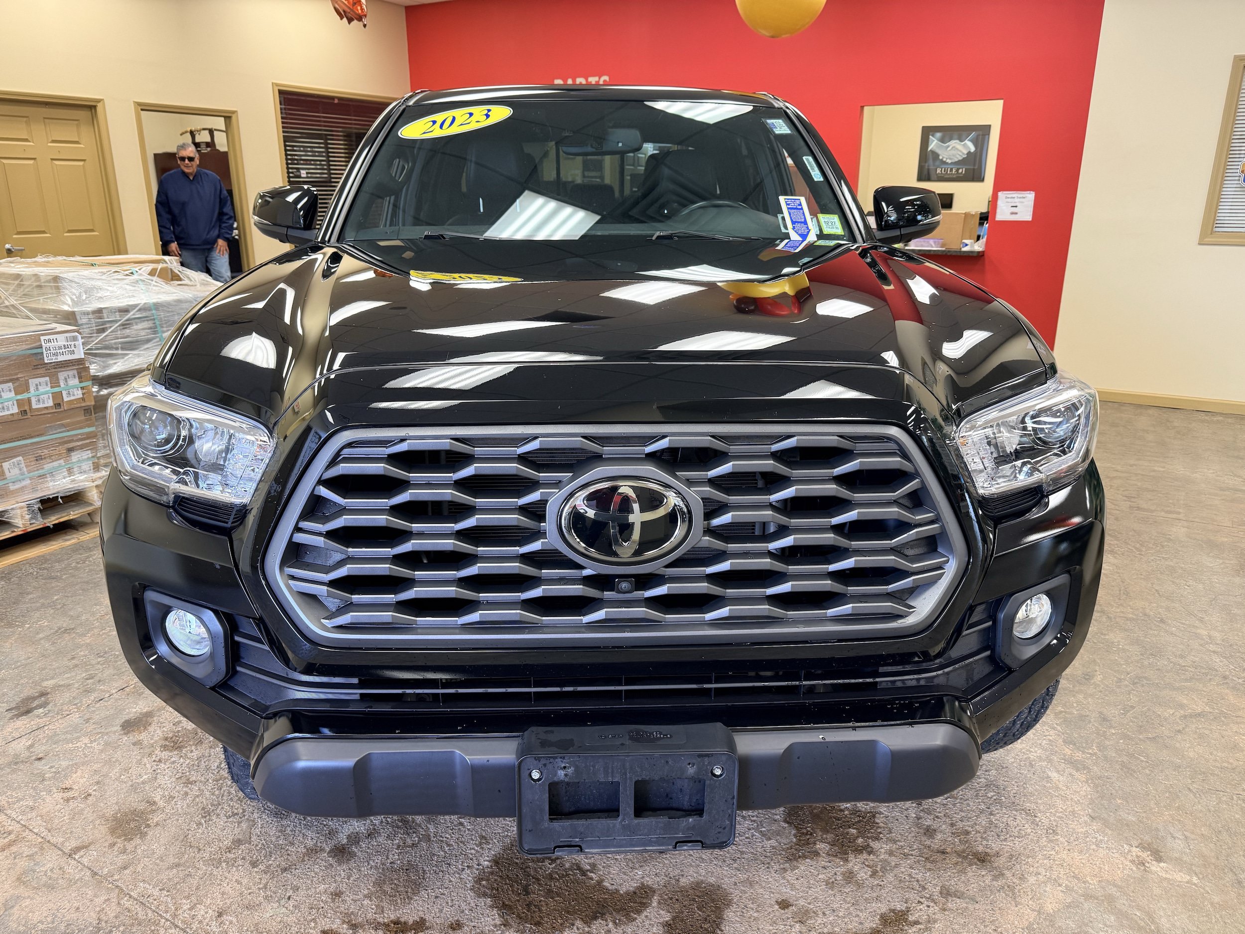 Used 2023 Toyota Tacoma TRD Off-Road w/ TRD Premium Off Road Package AWD/4WD image 2