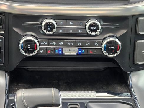 Used 2023 Ford F150 Lariat w/ Trailer Tow Package image 16