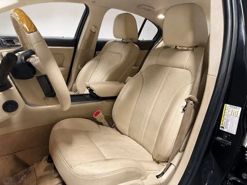 Used 2011 Lincoln MKS FWD image 14