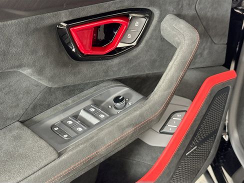 Used 2024 Lamborghini Urus Performante AWD/4WD image 16