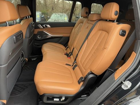 Used 2021 BMW X7 M50i image 39