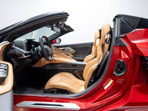 Used 2023 Chevrolet Corvette Stingray Preferred Conv w/ Z51 Performance Package RWD image 6
