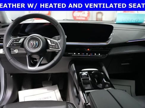 Used 2025 Buick Envision Avenir AWD/4WD image 2