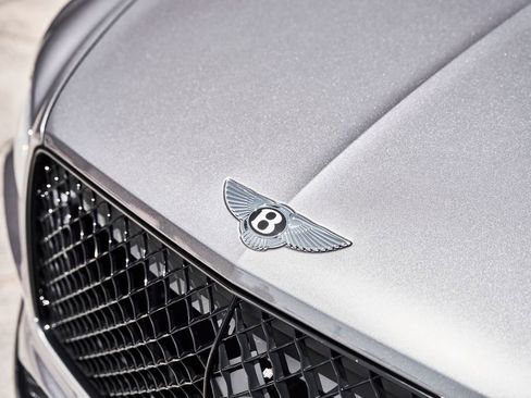 Used 2024 Bentley Bentayga AWD/4WD image 7